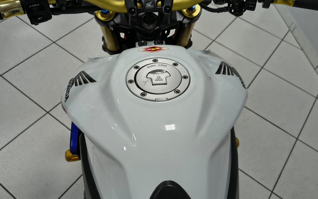 imagem-https://www.socarrao.com.br/sc-vehicle-images-prod/4374146/1792178249439-V2hhdHNBcHAgSW1hZ2UgMjAyNi0xMC0xNiBhdCAxNS41OS41MyAoMikuanBlZw.jpeg