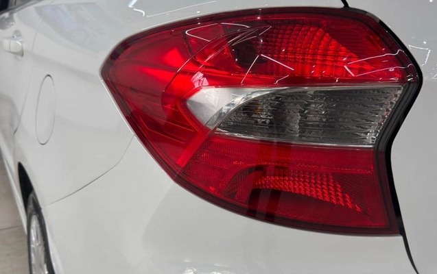 imagem-https://www.socarrao.com.br/sc-vehicle-images-prod/4374160/1792182926307-8523286_8_B_a0d419e847.jpeg