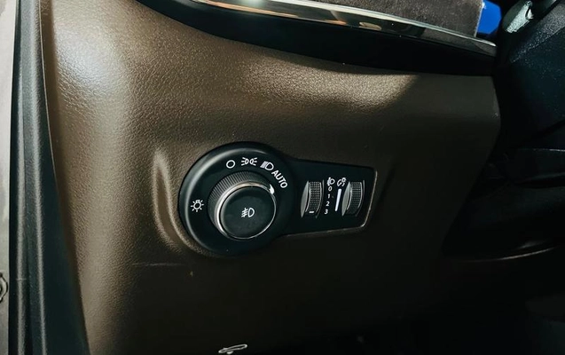 imagem-https://www.socarrao.com.br/sc-vehicle-images-prod/4374182/1792693061387-8578502_12_B_cc9715db6f.jpeg