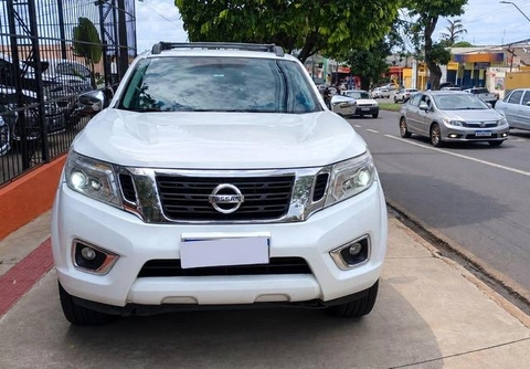 Nissan Frontier 2022 Branco — foto 1 de 3