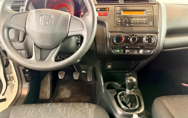 imagem-https://www.socarrao.com.br/sc-vehicle-images-prod/4374254/1792179136371-8557309_6_B_5453ac4eb7.jpeg