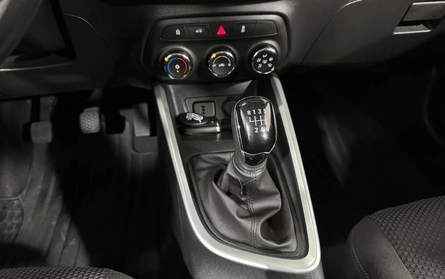 imagem-https://www.socarrao.com.br/sc-vehicle-images-prod/4374283/1792584157722-8576263_10_B_623bb655ae.jpeg