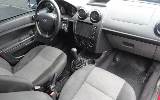 imagem-https://www.socarrao.com.br/sc-vehicle-images-prod/4374303/1792239956399-8579112_15_B_5b73ca66ca.jpeg