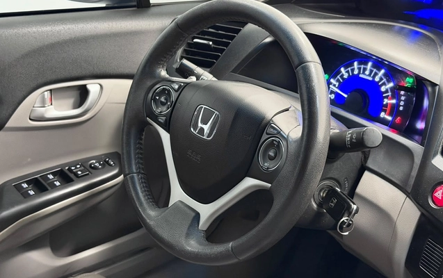 imagem-https://www.socarrao.com.br/sc-vehicle-images-prod/4374306/1792181690602-37fc8b4e7187490d82f02b4e8672c2c4_1792168546995.jpg