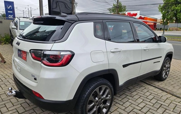 imagem-https://www.socarrao.com.br/sc-vehicle-images-prod/4374873/1792696863571-8573562_8_B_12018beb30.jpeg
