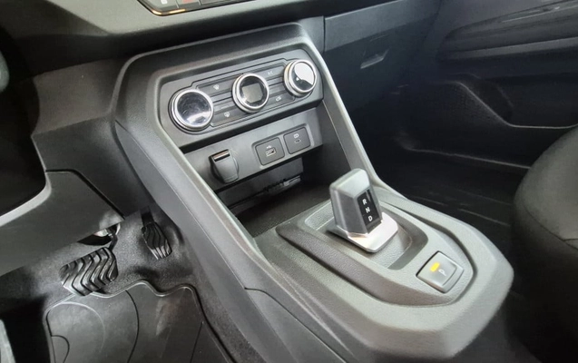 imagem-https://www.socarrao.com.br/sc-vehicle-images-prod/4374876/1792181389927-vehicle_image_1792081835_bb304852c6a31d774d2324c1792a40dd.jpeg