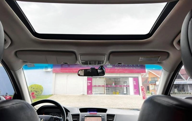 imagem-https://www.socarrao.com.br/sc-vehicle-images-prod/4374883/1792181527832-8579071_1_B_b0f37388f8.jpeg
