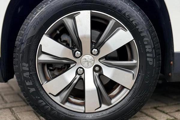 imagem-https://www.socarrao.com.br/sc-vehicle-images-prod/4375049/1792434956756-8578974_7_B_087e29970e.jpeg