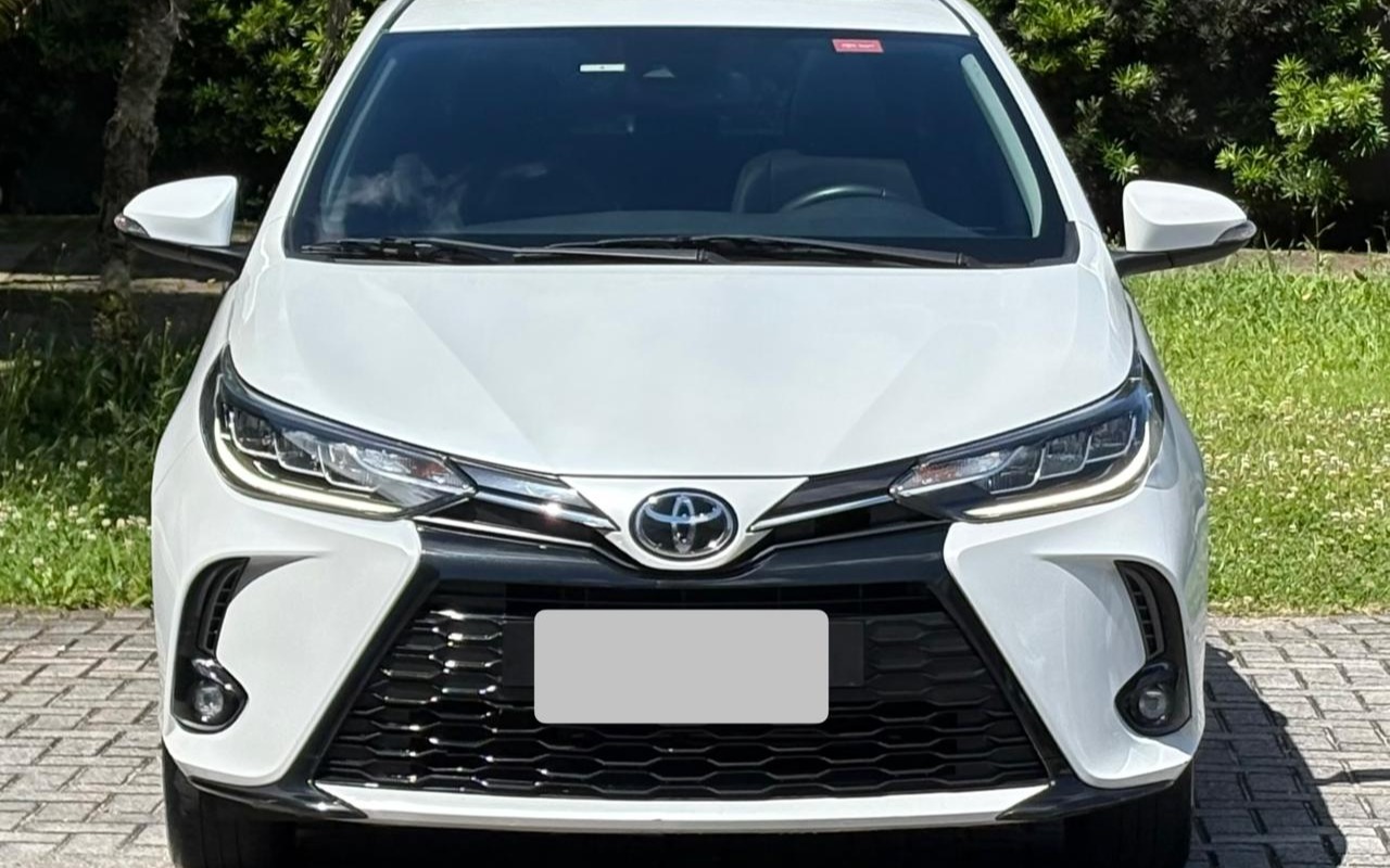 Toyota Yaris 2023 Branco — foto 1 de 3