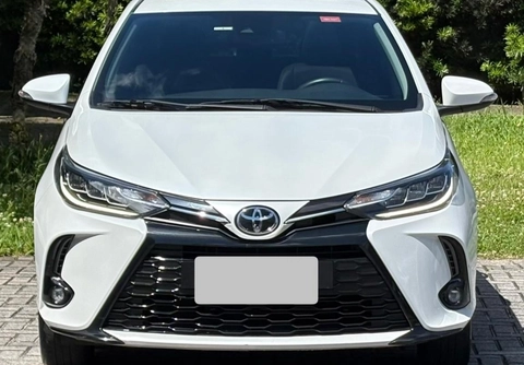 Toyota Yaris 2023 Branco — foto 1 de 3