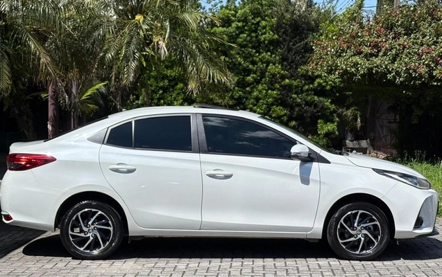 imagem-https://www.socarrao.com.br/sc-vehicle-images-prod/4375053/1792602096297-MzY4YWZmMDYtYmQyYy00NDg4LWIwY2UtYWI4MzU1ODgzZmJmLmpwZw.jpg