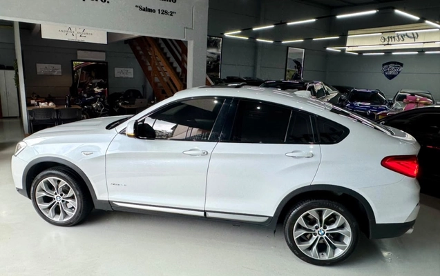 imagem-https://www.socarrao.com.br/sc-vehicle-images-prod/4375148/1792182825957-9_033102.jpg