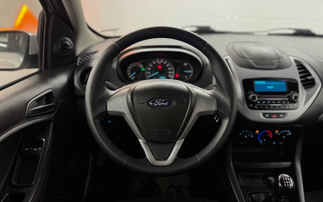imagem-https://www.socarrao.com.br/sc-vehicle-images-prod/4375188/1792183165733-b2366de7-663d-49c6-8eb5-c93c3c3eb481.jpg