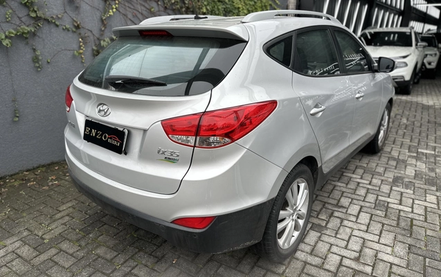 imagem-https://www.socarrao.com.br/sc-vehicle-images-prod/4375245/1792183519418-vehicle_image_1792183417_df5e8388ed040e6758b1d7e3be13d611.jpeg