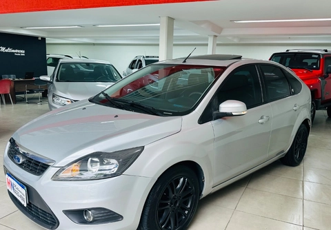 Ford Focus 2009 Prata — foto 1 de 3