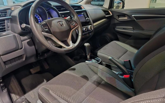imagem-https://www.socarrao.com.br/sc-vehicle-images-prod/4375253/1792183543633-8579623_10_B_2d0eae0f5b.jpeg