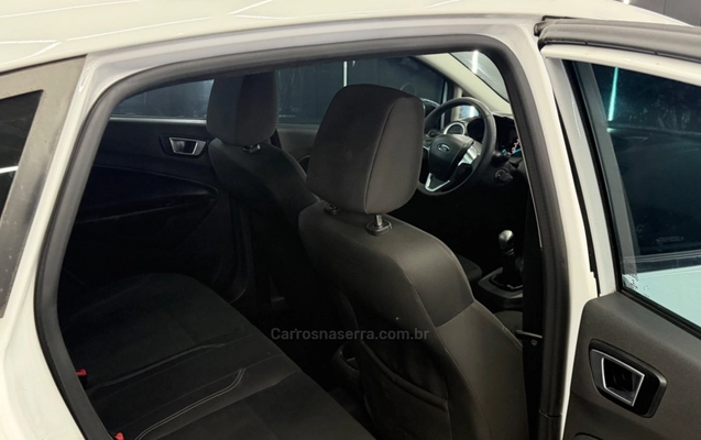 imagem-https://www.socarrao.com.br/sc-vehicle-images-prod/4375330/1792184166951-d6fcb46b9be1e3775f783e0643375f1a_big.jpeg