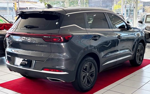 imagem-https://www.socarrao.com.br/sc-vehicle-images-prod/4375351/1792184319650-MDA4LmpwZw.jpg