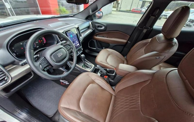 imagem-https://www.socarrao.com.br/sc-vehicle-images-prod/4375366/1792184366627-8579168_10_B_f7eb4fd7de.jpeg