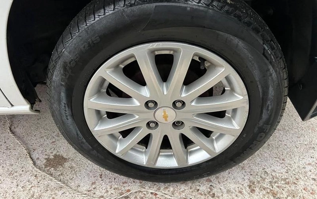 imagem-https://www.socarrao.com.br/sc-vehicle-images-prod/4375413/1792184649732-8573057_8_B_a54067379e.jpeg