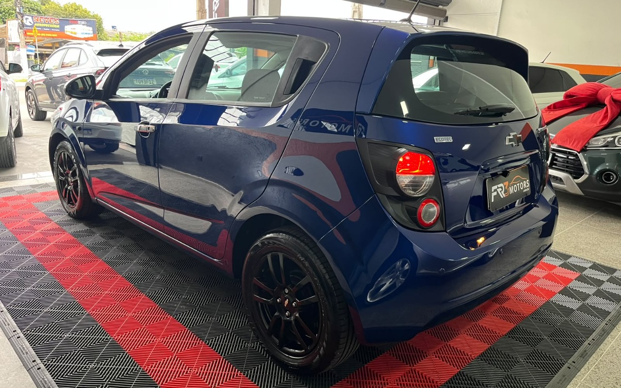 imagem-https://www.socarrao.com.br/sc-vehicle-images-prod/4375464/1792185296704-V2hhdHNBcHAgSW1hZ2UgMjAyNi0xMC0wNiBhdCAxNy4xNi4xNyAoMykuanBlZw.jpeg