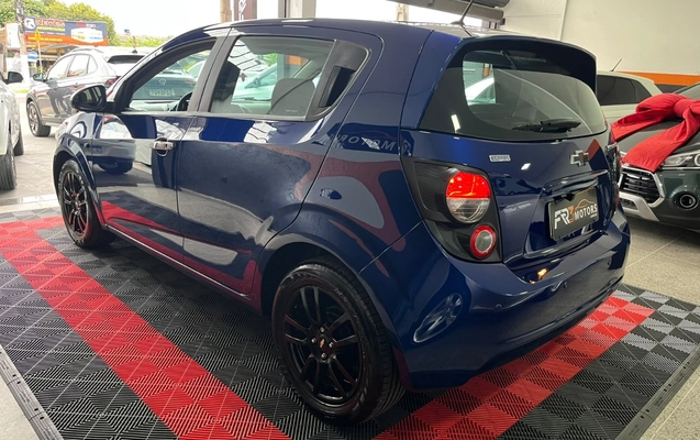 imagem-https://www.socarrao.com.br/sc-vehicle-images-prod/4375464/1792185296704-V2hhdHNBcHAgSW1hZ2UgMjAyNi0xMC0wNiBhdCAxNy4xNi4xNyAoMykuanBlZw.jpeg