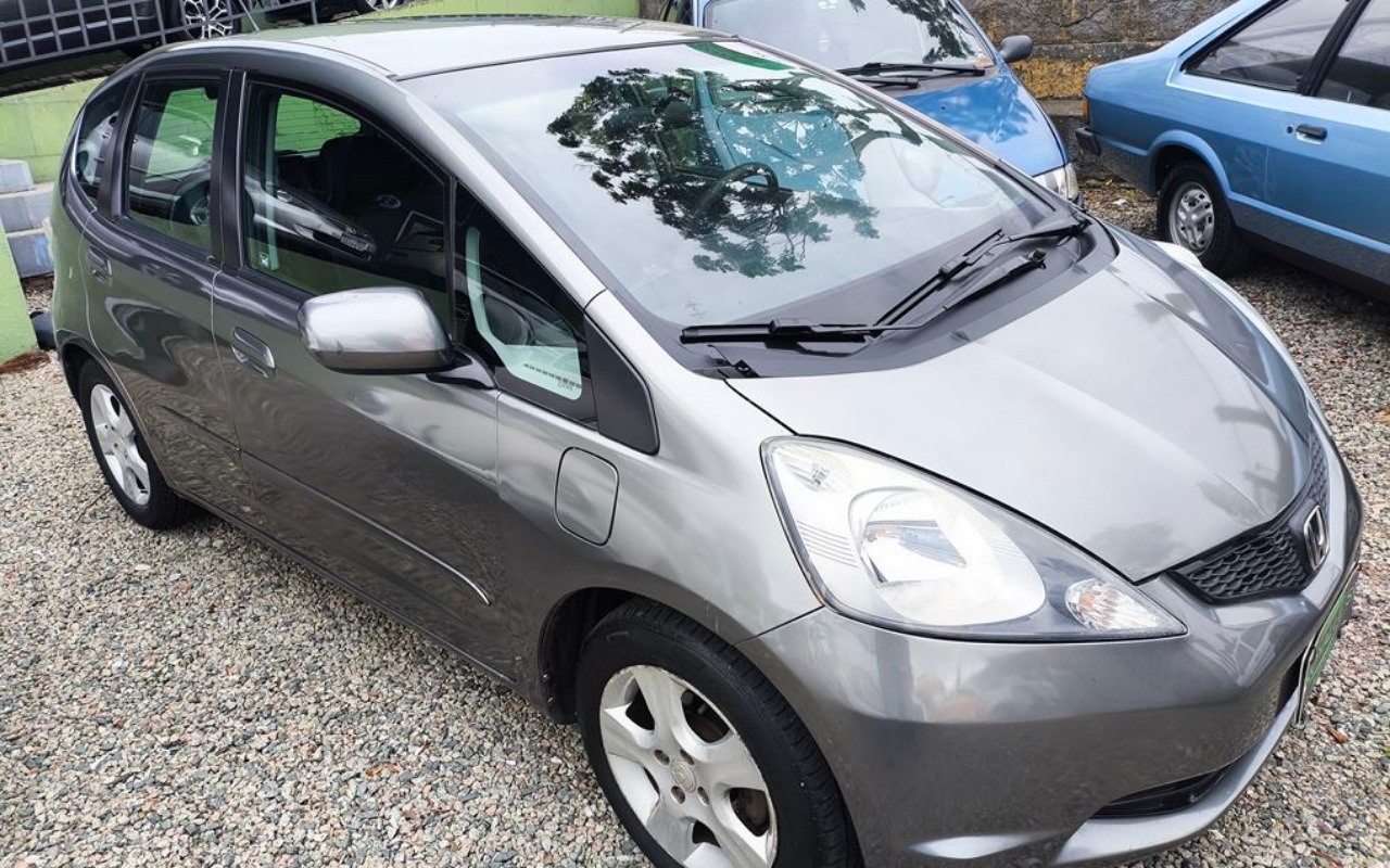 Honda Fit 2010 Cinza — foto 1 de 3