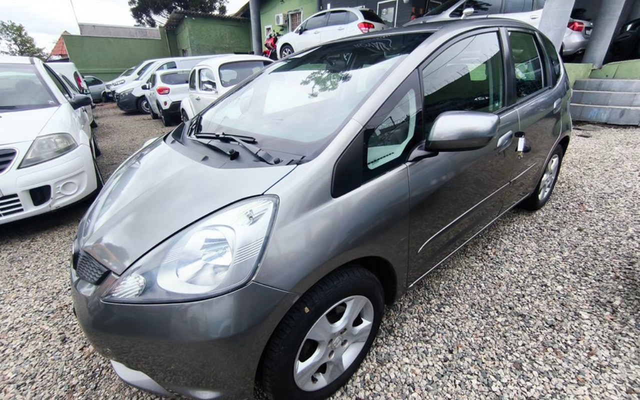 imagem-https://www.socarrao.com.br/sc-vehicle-images-prod/4375505/1792767488421-SU1HXzIwMjYxMDIyXzA5NTI1NCAoQ29weSkuanBn.jpg