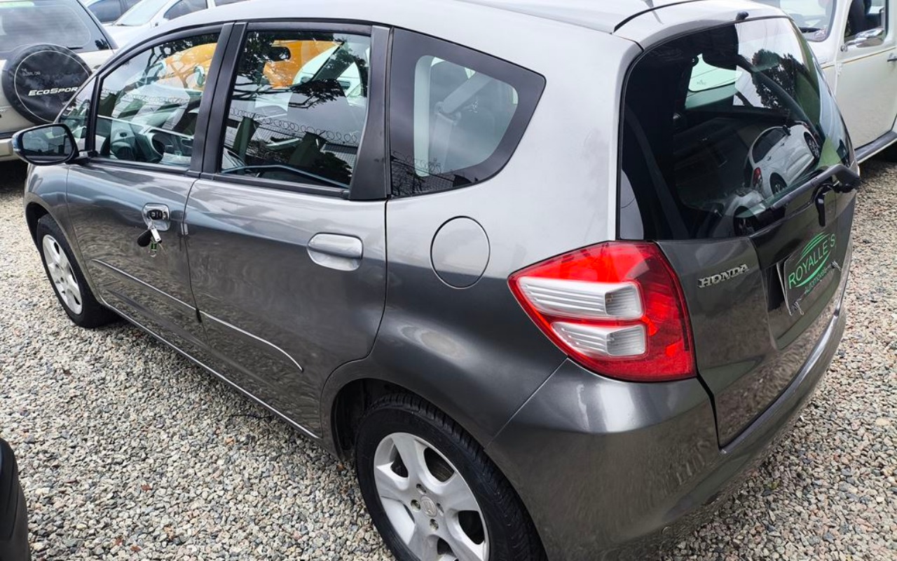 imagem-https://www.socarrao.com.br/sc-vehicle-images-prod/4375505/1792767488813-SU1HXzIwMjYxMDIyXzA5NTQxMyAoQ29weSkuanBn.jpg