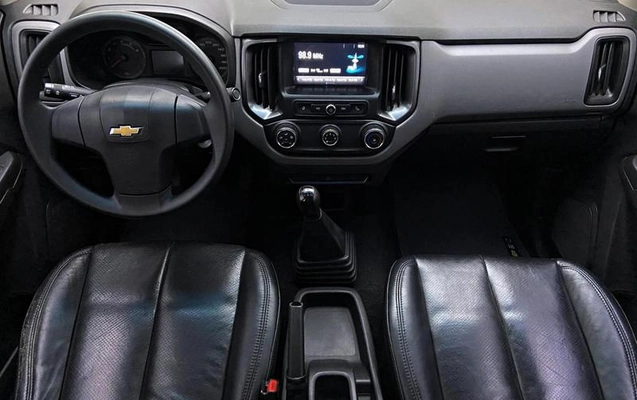 imagem-https://www.socarrao.com.br/sc-vehicle-images-prod/4375509/1792185687813-8574480_5_B_d0fc617e18.jpeg