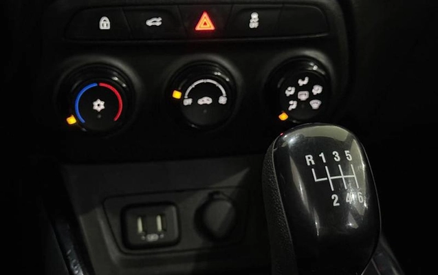 imagem-https://www.socarrao.com.br/sc-vehicle-images-prod/4375638/1792436316673-8579810_9_B_96def7264f.jpeg
