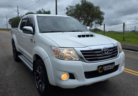 Toyota Hilux 2013 Branco — foto 1 de 3