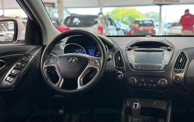 imagem-https://www.socarrao.com.br/sc-vehicle-images-prod/4376756/1792521229705-8556351_9_B_1481126175.jpeg