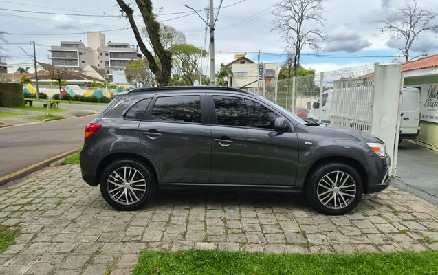 imagem-https://www.socarrao.com.br/sc-vehicle-images-prod/4380291/1792235590256-V2hhdHNBcHAgSW1hZ2UgMjAyNi0xMC0xNiBhdCAxNS4zMi4yMiAoMSkuanBlZw.jpeg