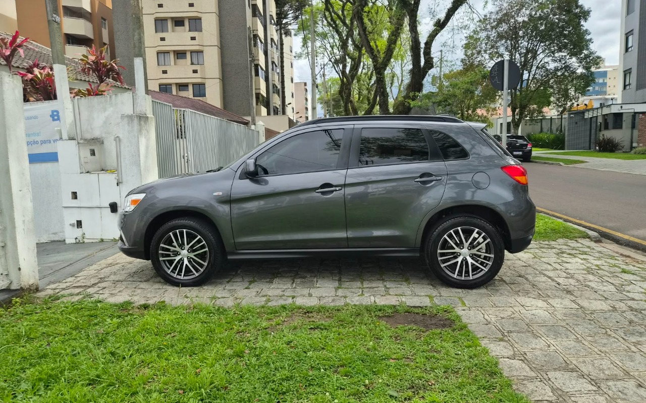 imagem-https://www.socarrao.com.br/sc-vehicle-images-prod/4380291/1792235590372-V2hhdHNBcHAgSW1hZ2UgMjAyNi0xMC0xNiBhdCAxNS4zMi4yMyAoMSkuanBlZw.jpeg