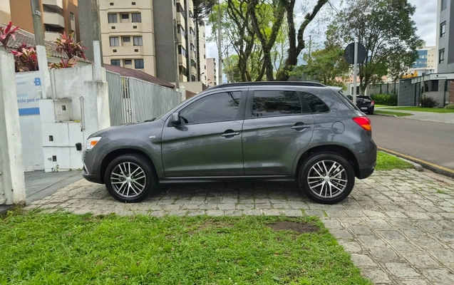imagem-https://www.socarrao.com.br/sc-vehicle-images-prod/4380291/1792235590372-V2hhdHNBcHAgSW1hZ2UgMjAyNi0xMC0xNiBhdCAxNS4zMi4yMyAoMSkuanBlZw.jpeg