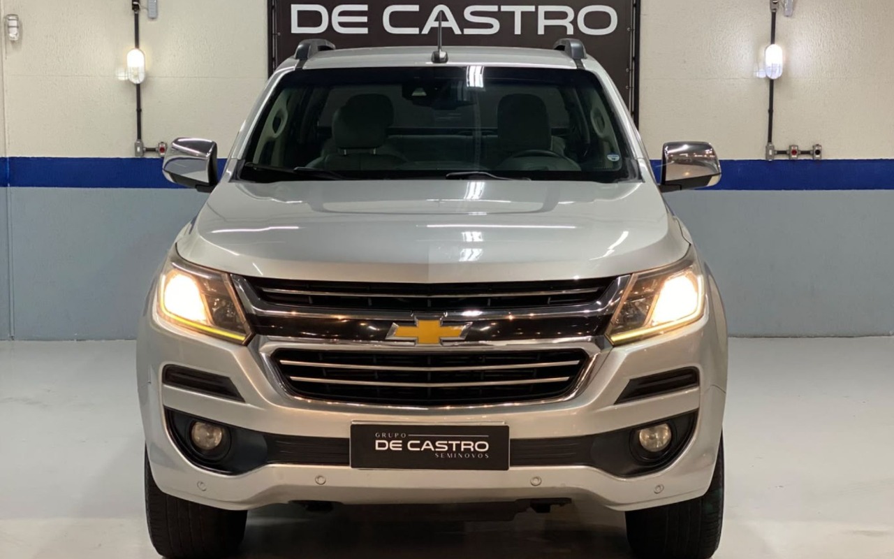 imagem-https://www.socarrao.com.br/sc-vehicle-images-prod/4380308/1792238478939-Q0hFVlJPTEVUIFMxMCBMVFogREQ0QSAtIDIwMTcgLSBQUkFUQSAtIFBQUDhENzMuanBn.jpg