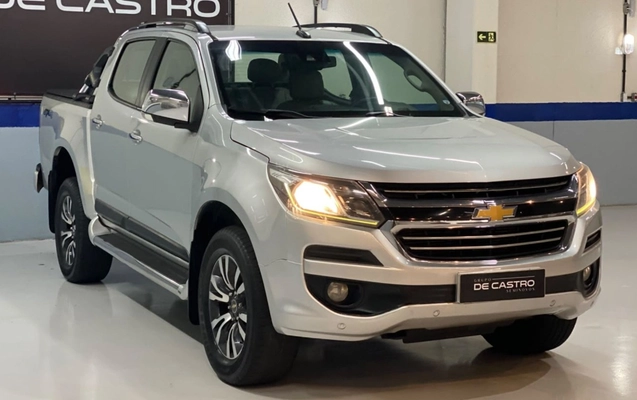 imagem-https://www.socarrao.com.br/sc-vehicle-images-prod/4380308/1792238479035-Q0hFVlJPTEVUIFMxMCBMVFogREQ0QSAtIDIwMTcgLSBQUkFUQSAtIFBQUDhENzMgKDgpLmpwZw.jpg