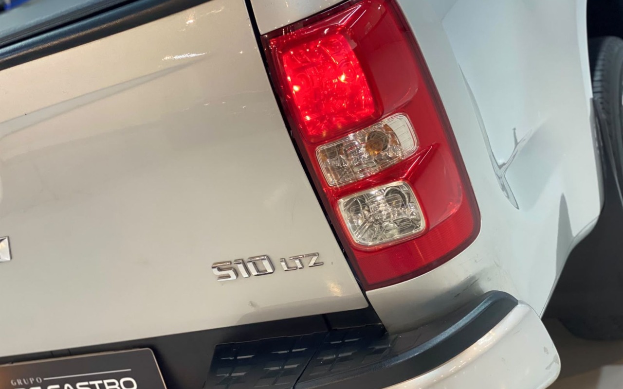 imagem-https://www.socarrao.com.br/sc-vehicle-images-prod/4380308/1792238479545-Q0hFVlJPTEVUIFMxMCBMVFogREQ0QSAtIDIwMTcgLSBQUkFUQSAtIFBQUDhENzMgKDkpLmpwZw.jpg