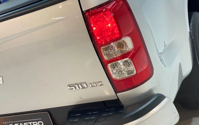 imagem-https://www.socarrao.com.br/sc-vehicle-images-prod/4380308/1792238479545-Q0hFVlJPTEVUIFMxMCBMVFogREQ0QSAtIDIwMTcgLSBQUkFUQSAtIFBQUDhENzMgKDkpLmpwZw.jpg