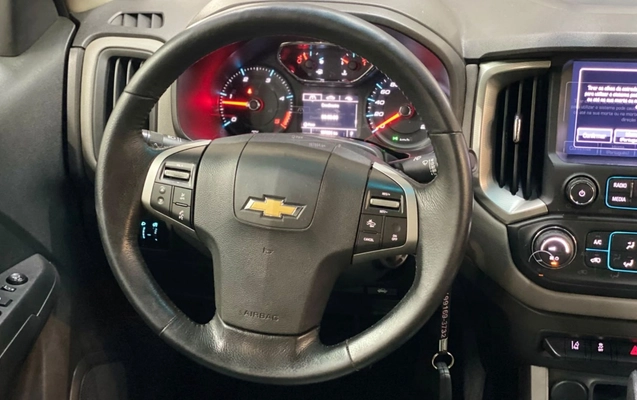 imagem-https://www.socarrao.com.br/sc-vehicle-images-prod/4380308/1792238479899-Q0hFVlJPTEVUIFMxMCBMVFogREQ0QSAtIDIwMTcgLSBQUkFUQSAtIFBQUDhENzMgKDE2KS5qcGc.jpg