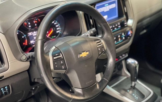 imagem-https://www.socarrao.com.br/sc-vehicle-images-prod/4380308/1792238480041-Q0hFVlJPTEVUIFMxMCBMVFogREQ0QSAtIDIwMTcgLSBQUkFUQSAtIFBQUDhENzMgKDE1KS5qcGc.jpg