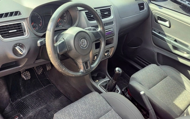 imagem-https://www.socarrao.com.br/sc-vehicle-images-prod/4380317/1792239229923-J11yKCBzDCPkj49JArbXaWOV9EOQ9yLq.jpg