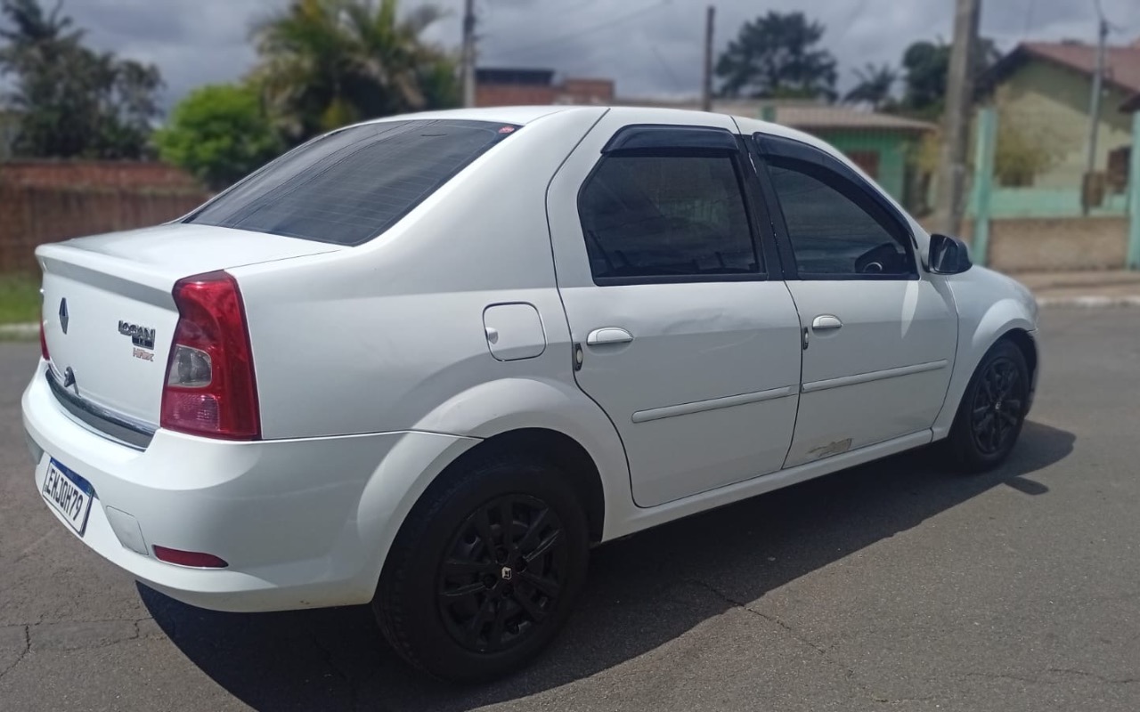 imagem-https://www.socarrao.com.br/sc-vehicle-images-prod/4380323/1792244565384-NTNmM2MyNWQtNmM1Yy00YmU2LTlkZjItOTAzZjhjMDY0OWM0LmpwZWc.jpeg