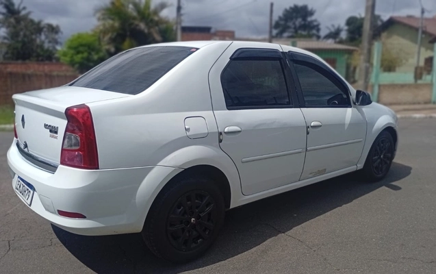 imagem-https://www.socarrao.com.br/sc-vehicle-images-prod/4380323/1792244565384-NTNmM2MyNWQtNmM1Yy00YmU2LTlkZjItOTAzZjhjMDY0OWM0LmpwZWc.jpeg