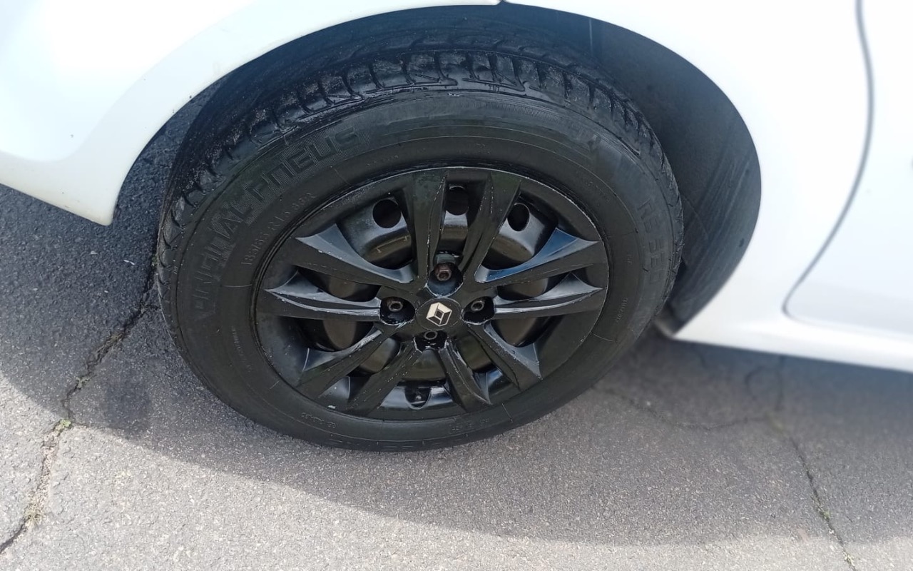 imagem-https://www.socarrao.com.br/sc-vehicle-images-prod/4380323/1792244565580-YzcyMTczNzgtMjBkOC00MzM3LTg2ZjQtYTYyNTAzMTczYTcwLmpwZWc.jpeg