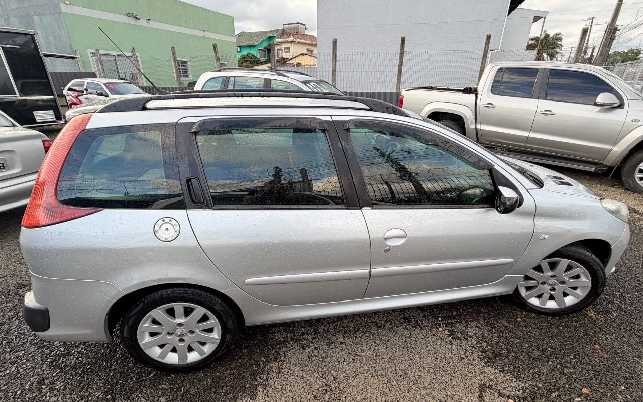 imagem-https://www.socarrao.com.br/sc-vehicle-images-prod/4380325/1792239564053-Njk2NDM5NzgtYTg4My00ZWY4LTlhNjAtMmIwNDY2MDVjOTI1LmpwZWc.jpeg