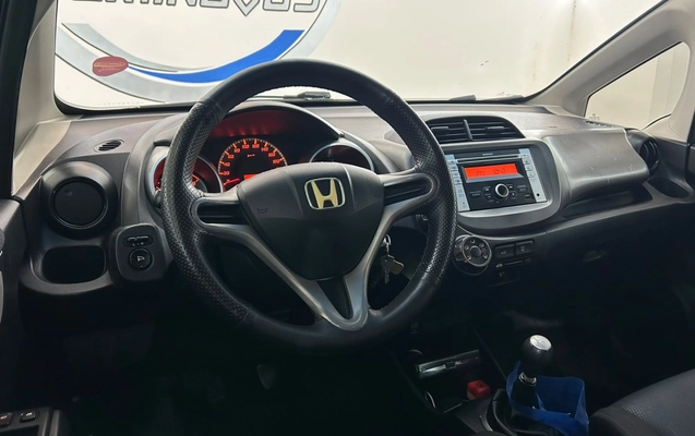 imagem-https://www.socarrao.com.br/sc-vehicle-images-prod/4380329/1792239706180-6_091446.jpg