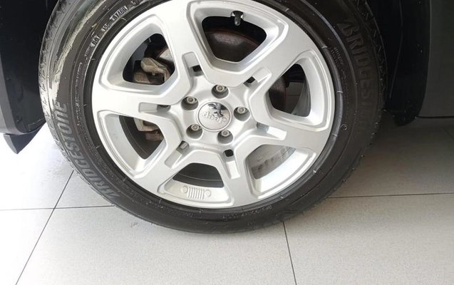 imagem-https://www.socarrao.com.br/sc-vehicle-images-prod/4380343/1792696752793-8580361_14_B_1940acc063.jpeg
