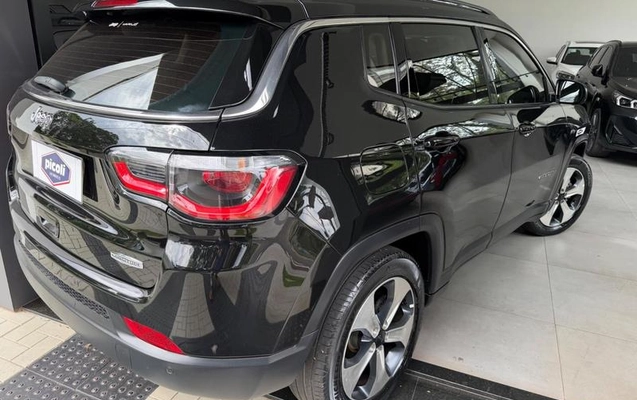 imagem-https://www.socarrao.com.br/sc-vehicle-images-prod/4380380/1792608190414-8580452_4_B_d6102b1b02.jpeg